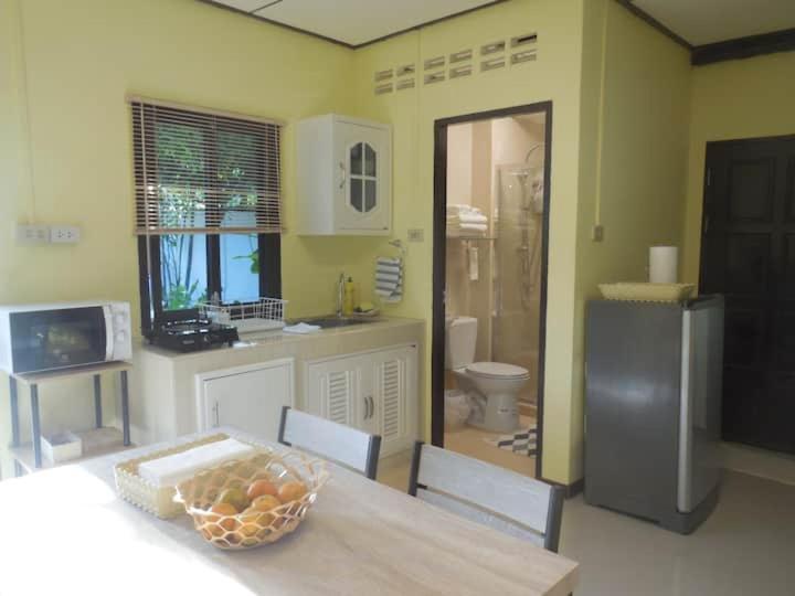 Feriehus Guest House, Shared Pool, Private Bathroom And Kitchen Phuket
